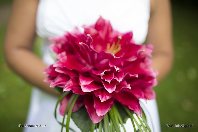 overdrijven Agrarisch spiegel Bruidsboeket & Zo | Bruidsboeket | Rozenboog | Corsages | Handcorsages