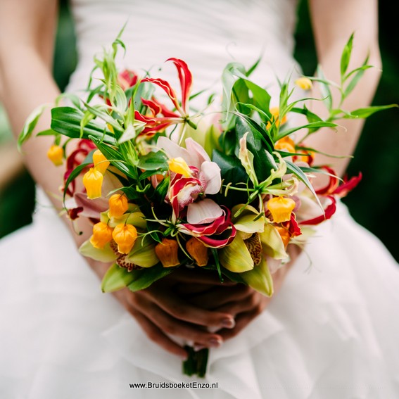 Bruidsboeket | Locatiebloemwerk | corsages | trouwboog | prieeltje