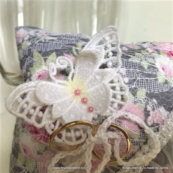 Ringkussen romantische grijs roze rozen vlinder ringpillow