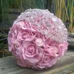Brochesbruidsboeket roze foambloemen Brochesbruidsboeket roze foambloemen