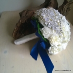 Bruidsboeket broches wit zilver blauw rozen Bruidsboeket broches wit zilver blauw rozen