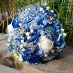 bruidsboeket broches blauw wit bruidsboeket broches blauw wit