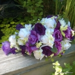 zijdenbruidsboeket paars wit rozen eustoma bloesem kunstbloemen zijdenbruidsboeket paars wit rozen eustoma bloesem kunstbloemen